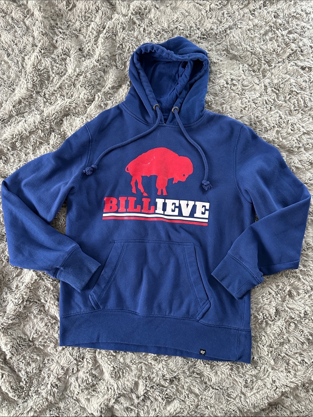 47 Brand BILLIEVE Crewneck Hoodie with Red Buffalo Graphic